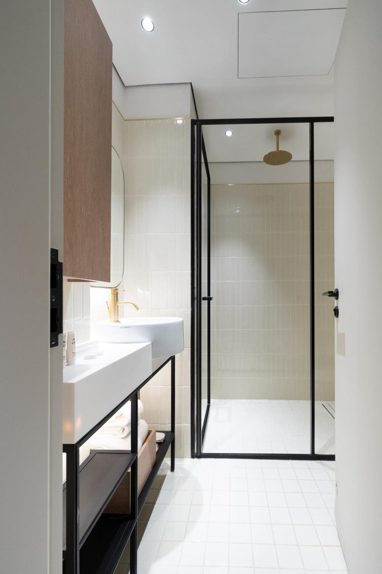 Modern Studio, Burj Views - Business Travelers Apartment