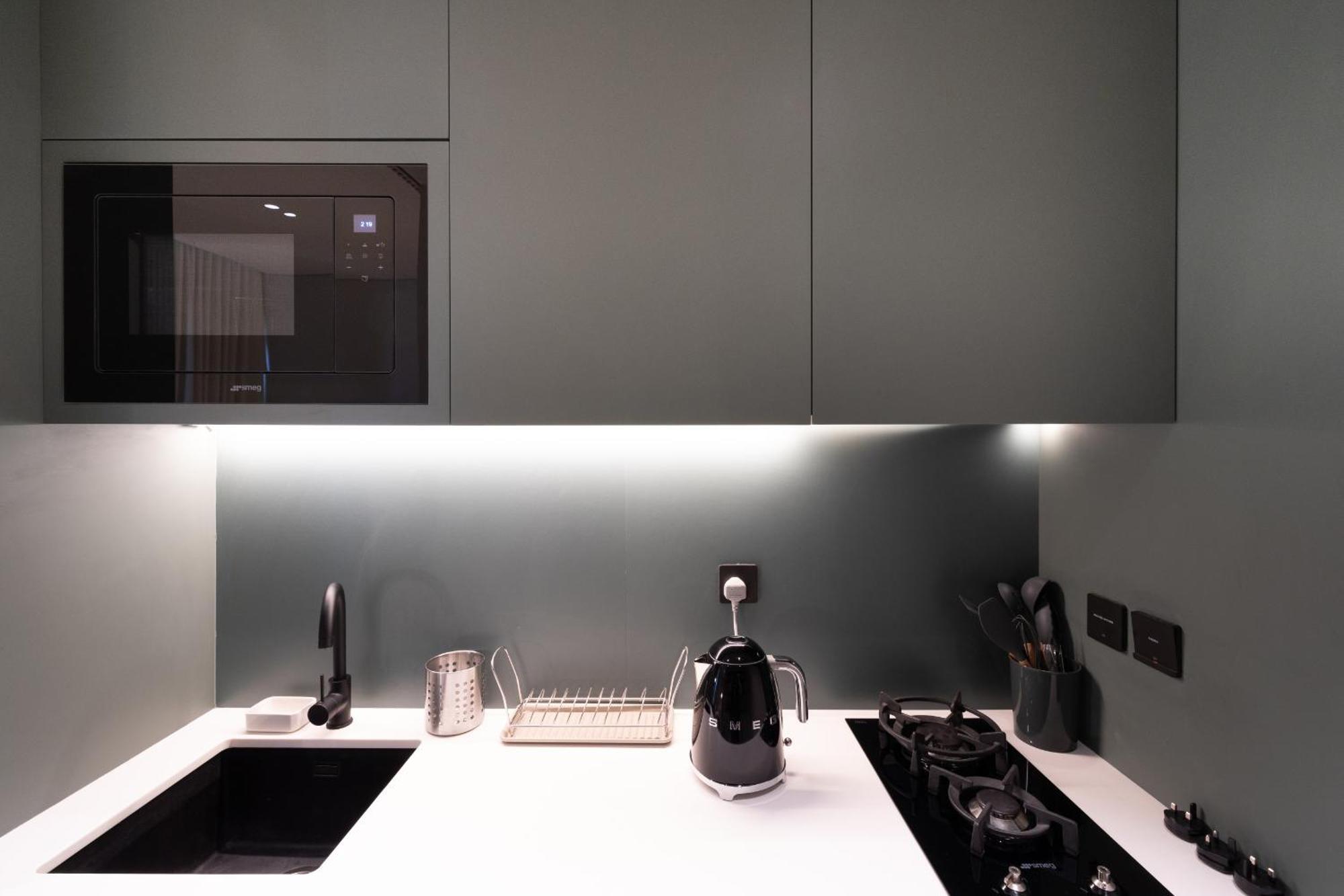 Modern Studio, Burj Views - Business Travelers Apartment *