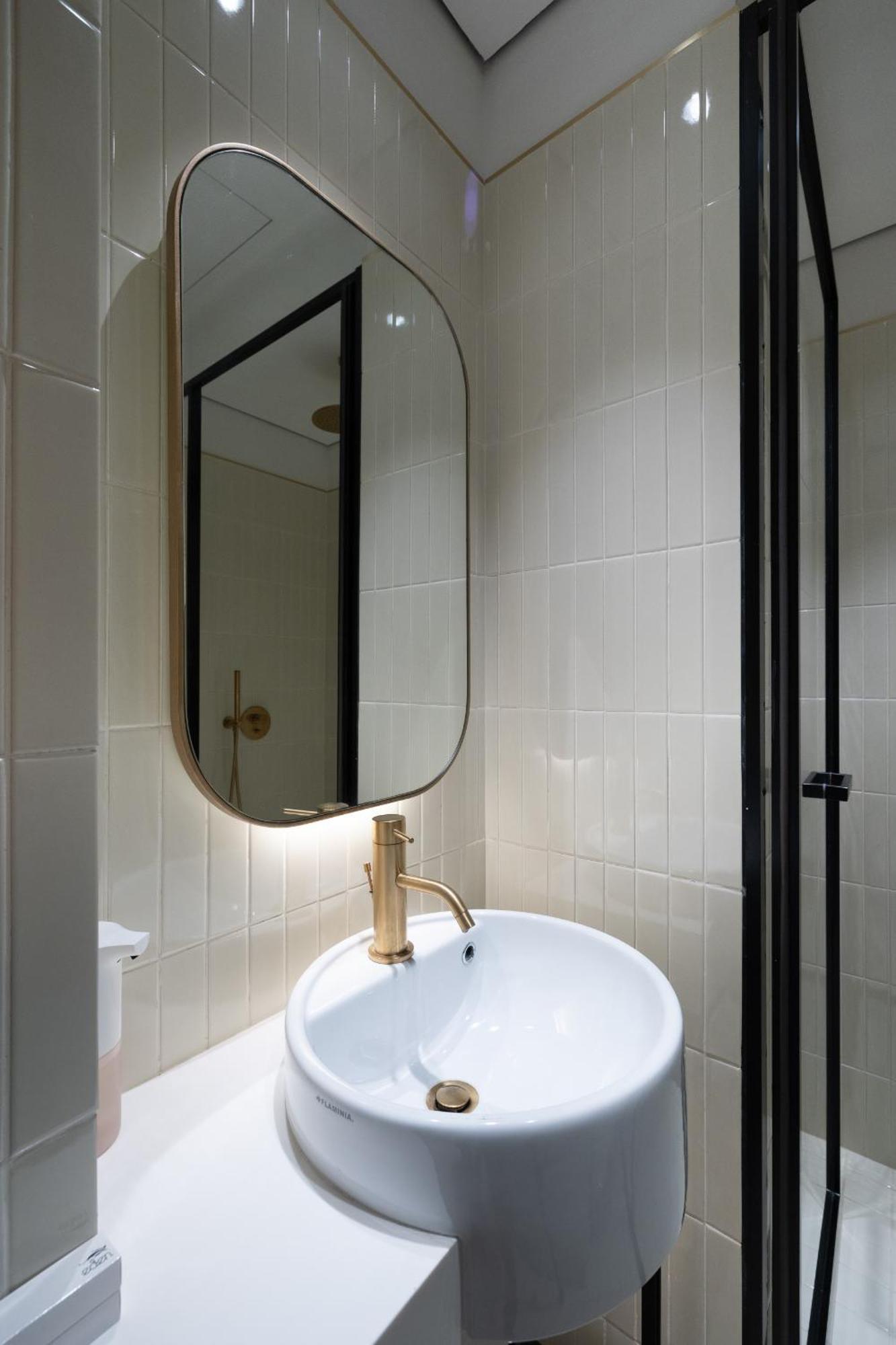 Modern Studio, Burj Views - Business Travelers Apartment *