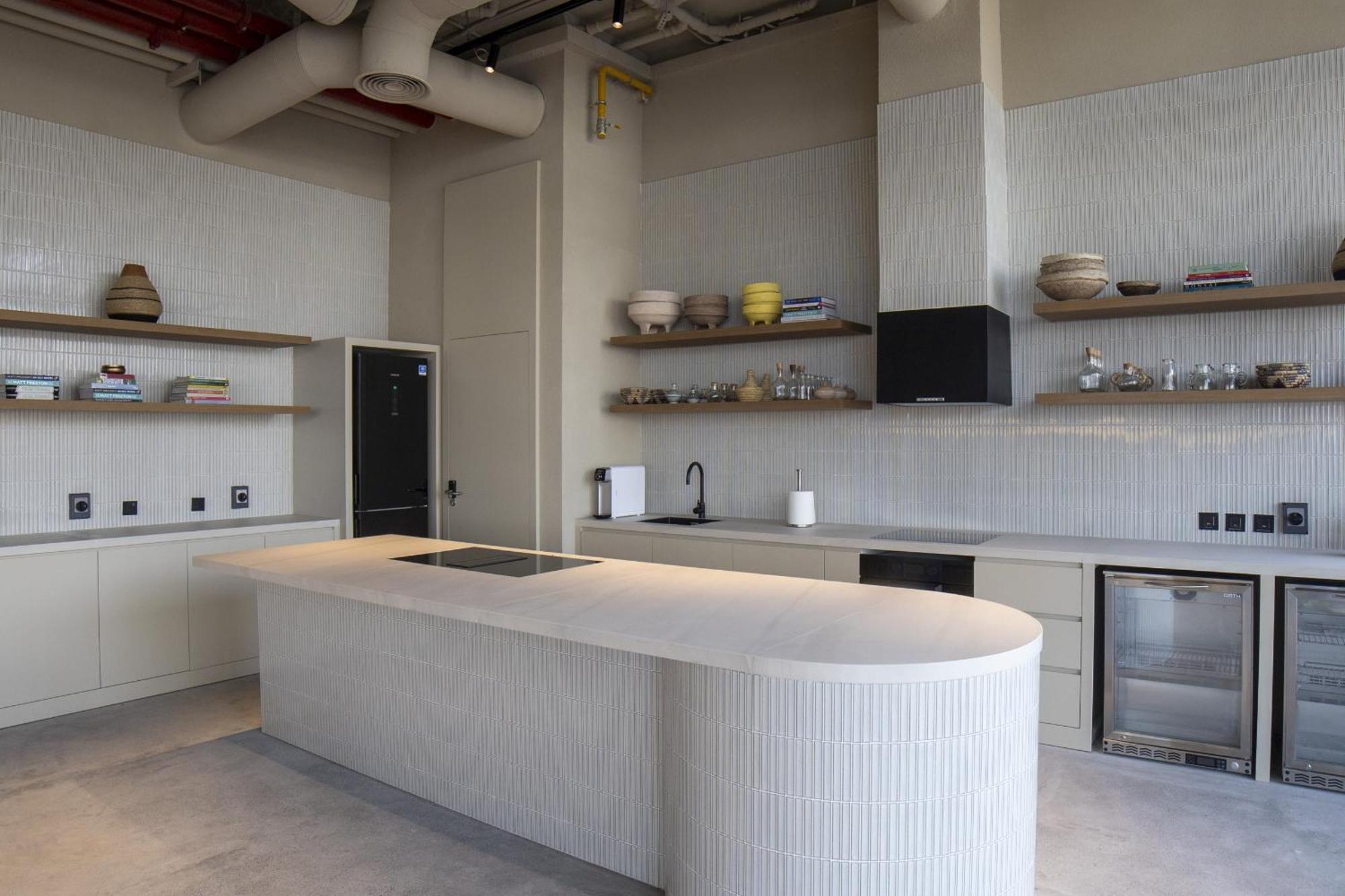 Modern Studio, Burj Views - Business Travelers Dubai