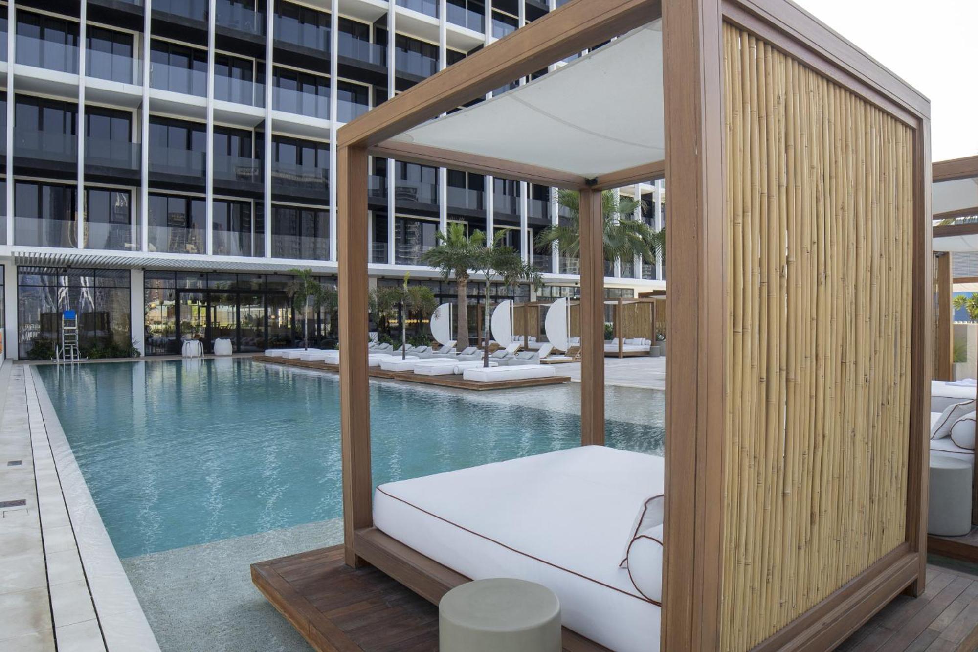 Modern Studio, Burj Views - Business Travelers Apartment Dubai
