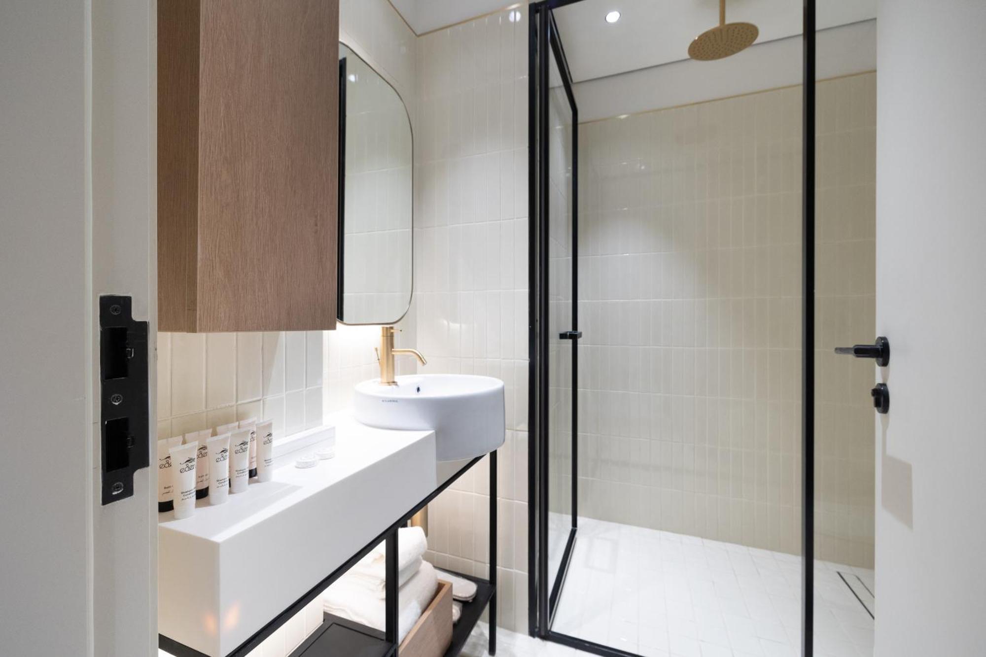 Modern Studio, Burj Views - Business Travelers
