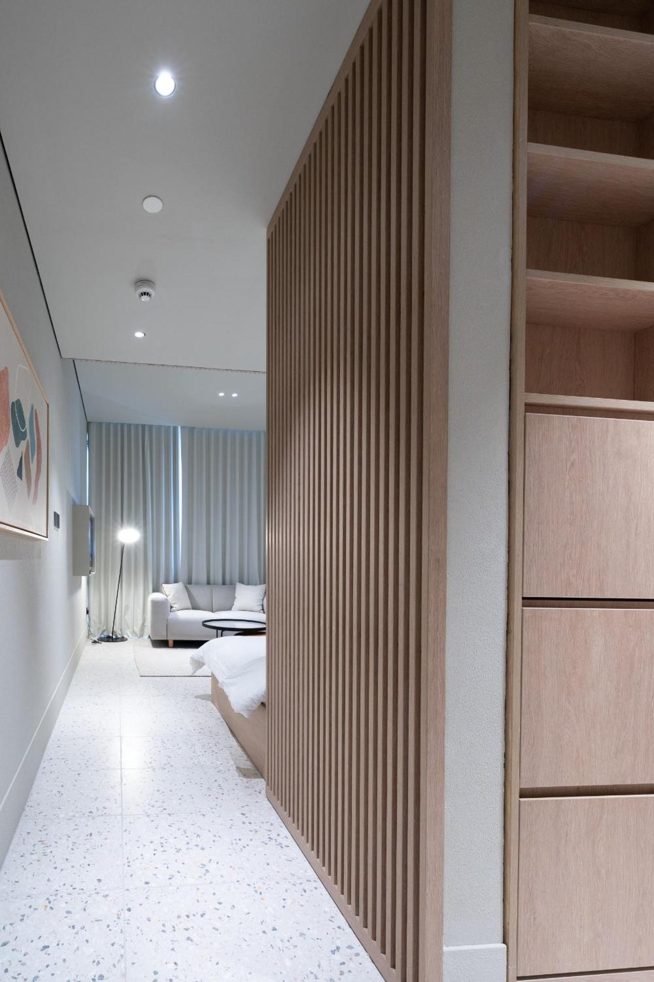 Modern Studio, Burj Views - Business Travelers Apartment *